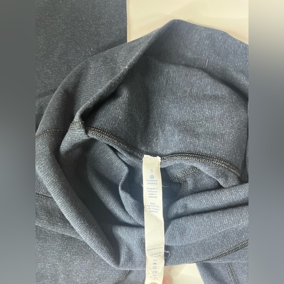 Lululemon Wunder Under Pant Roll Down
Diamond Jacquard Space Dye Black Nightfall - Picture 8 of 9